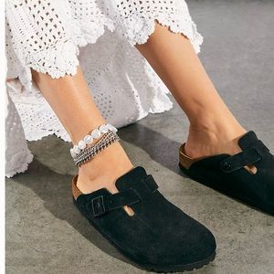 Brand new Birkenstock Boston Suede color:Black ❄️US 7 size  EU 38